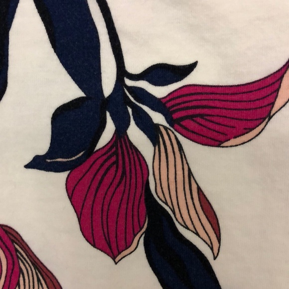 💜Floral cami - Picture 3 of 4